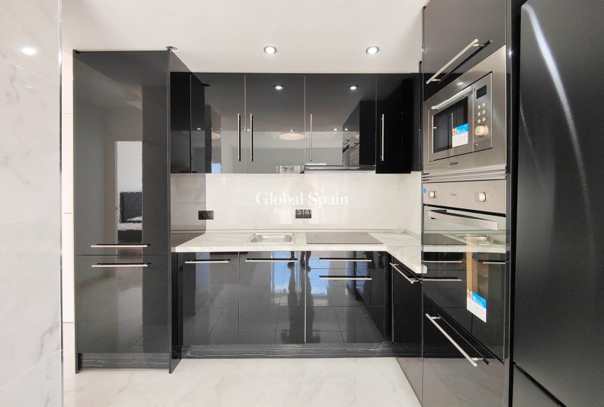 Revente - APPARTEMENT -
ORIHUELA COSTA - Costa Blanca