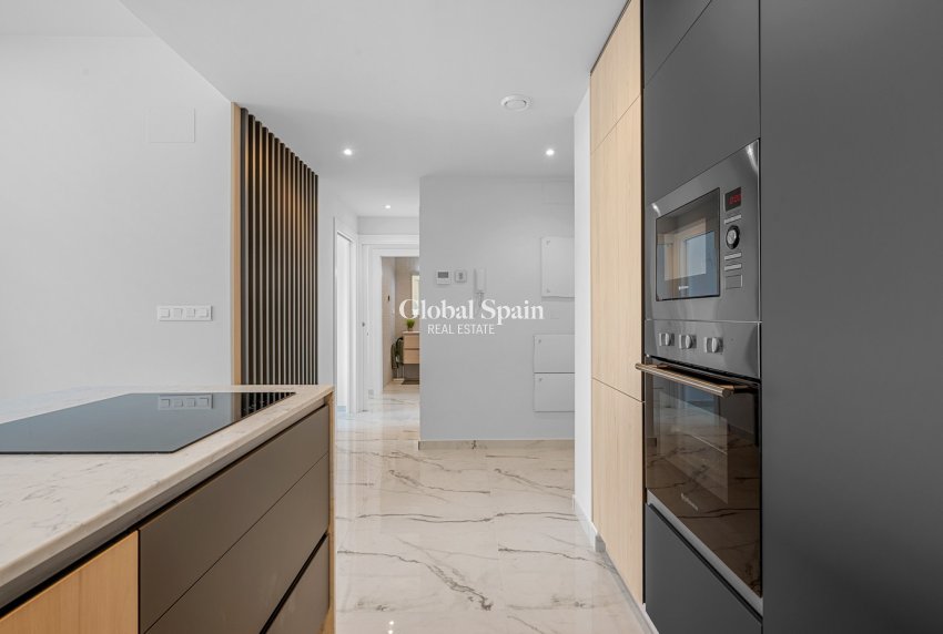 Revente - APPARTEMENT -
ORIHUELA COSTA - Costa Blanca