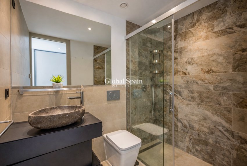 Revente - APPARTEMENT -
ORIHUELA COSTA - Costa Blanca