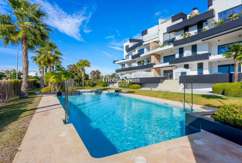 Revente - APPARTEMENT -
ORIHUELA COSTA - Costa Blanca