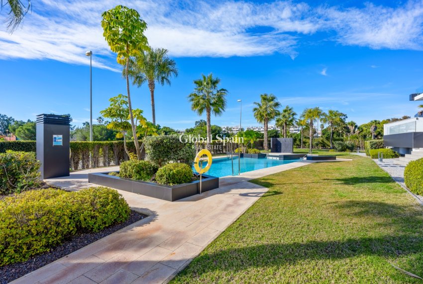 Revente - APPARTEMENT -
ORIHUELA COSTA - Costa Blanca