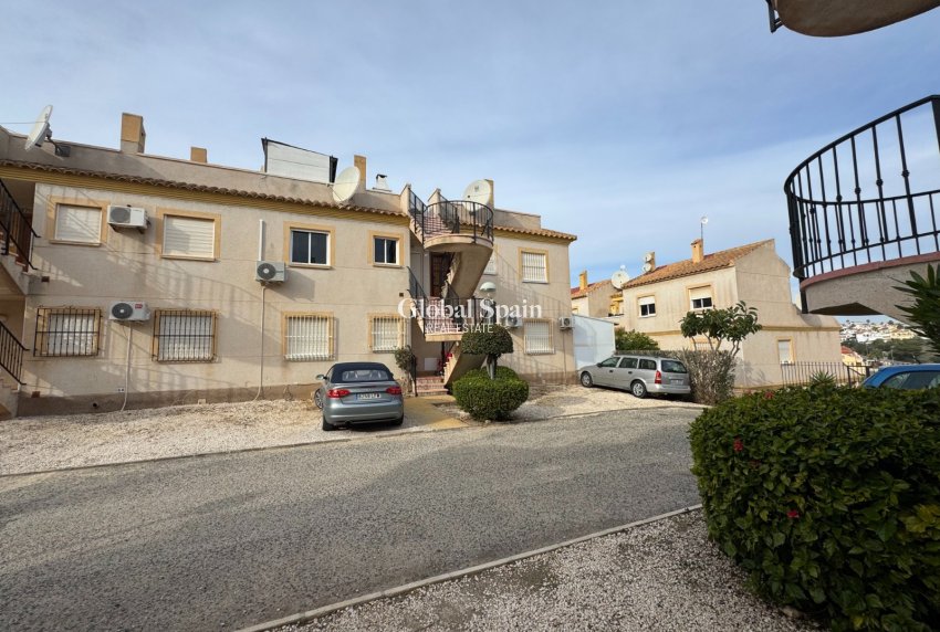 Revente - APPARTEMENT -
ORIHUELA COSTA - Costa Blanca