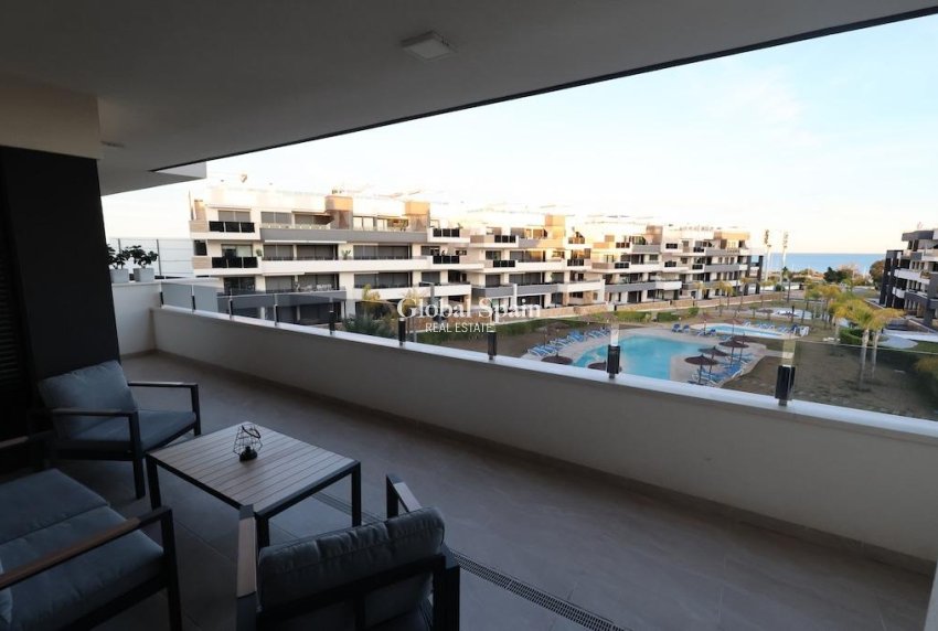Revente - APPARTEMENT -
ORIHUELA COSTA - Costa Blanca