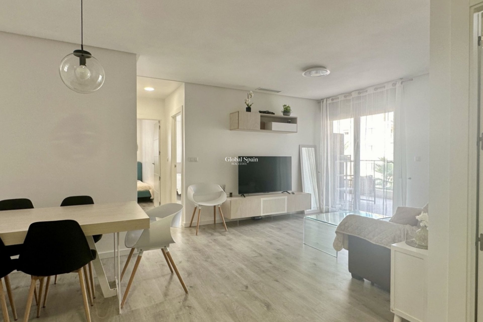 Revente - APPARTEMENT -
ORIHUELA COSTA - Costa Blanca