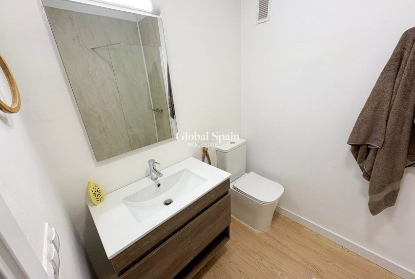 Revente - APPARTEMENT -
ORIHUELA COSTA - Costa Blanca