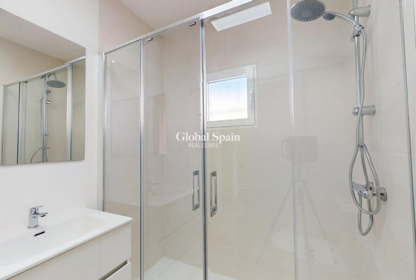 Revente - APPARTEMENT -
ORIHUELA COSTA - Costa Blanca