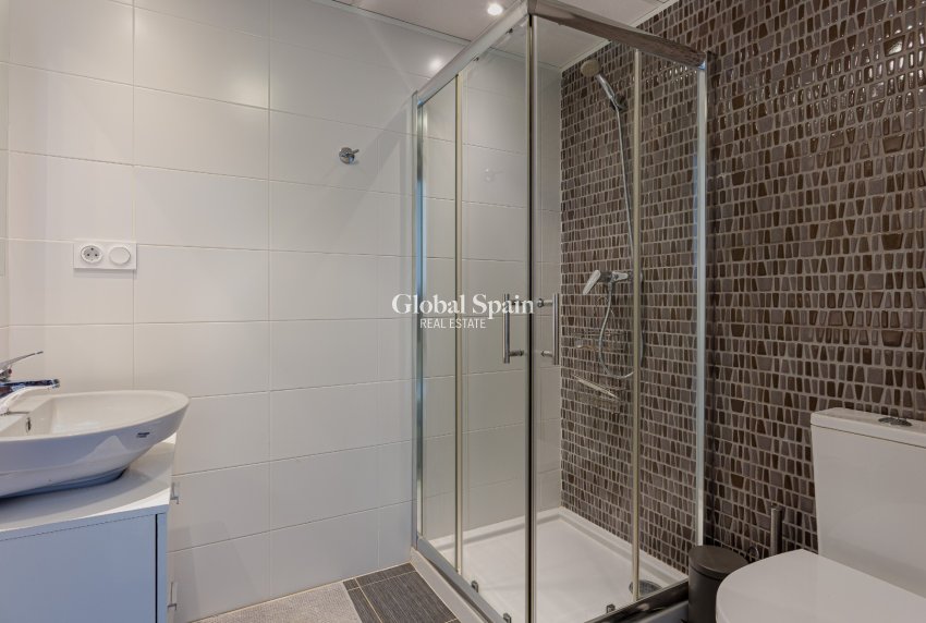 Revente - APPARTEMENT -
ORIHUELA COSTA - Costa Blanca