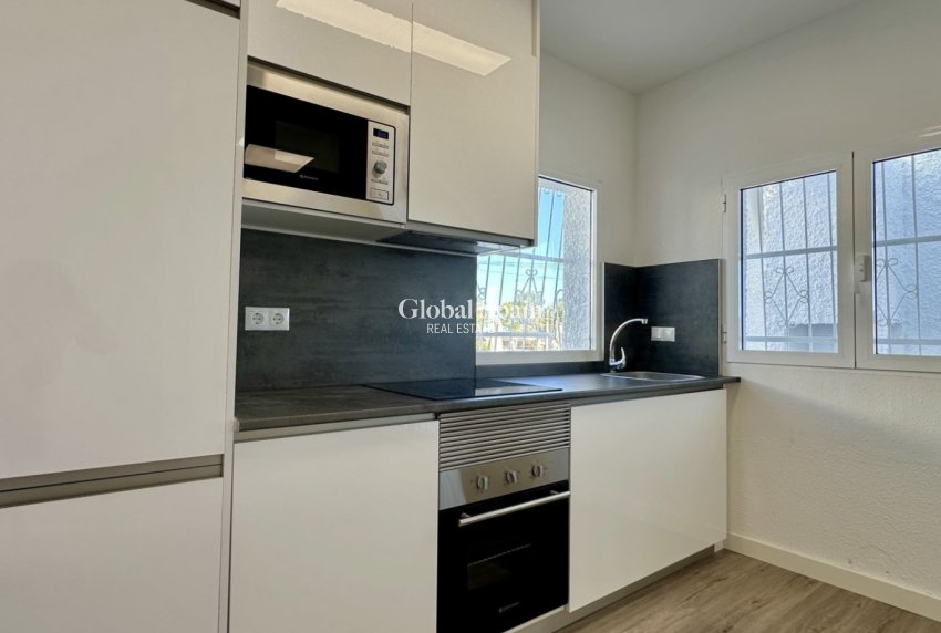 Revente - APPARTEMENT -
ORIHUELA COSTA - Costa Blanca