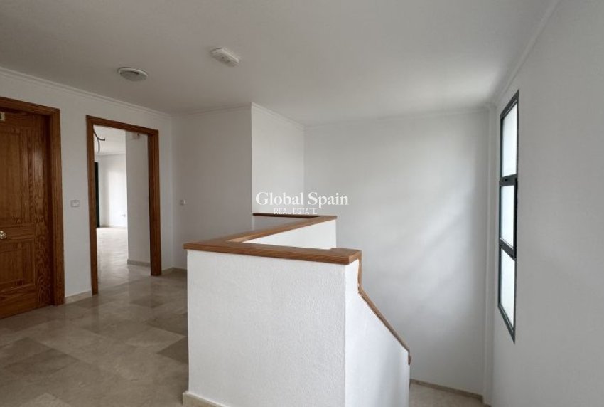 Revente - APPARTEMENT -
ORIHUELA COSTA - Costa Blanca