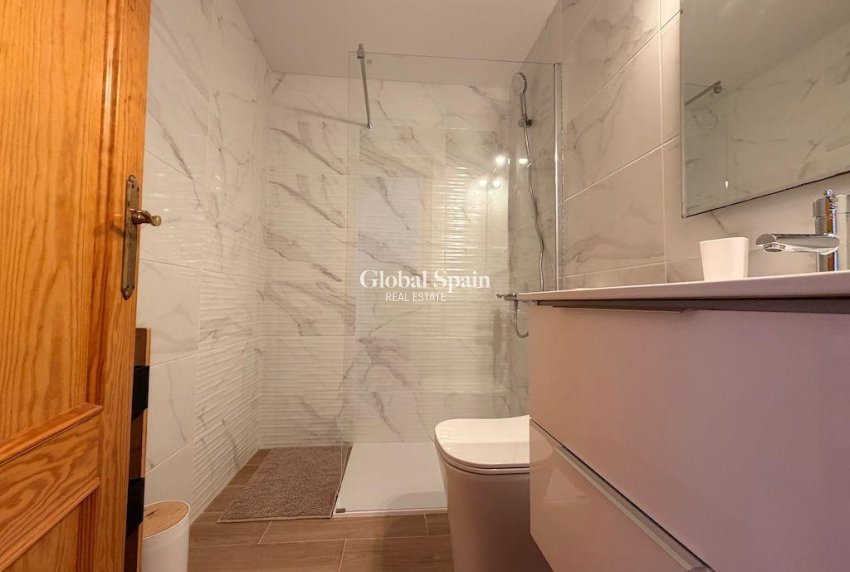 Revente - APPARTEMENT -
ORIHUELA COSTA - Costa Blanca