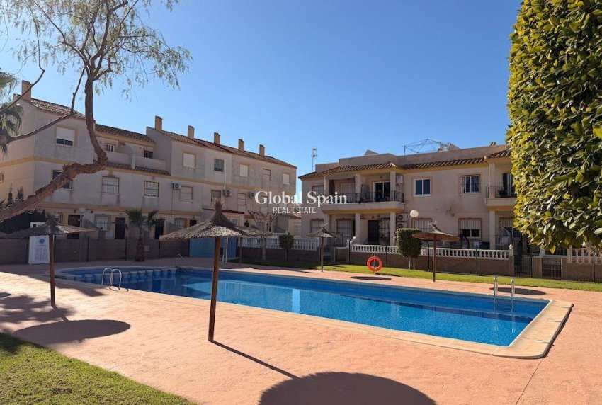 Revente - APPARTEMENT -
ORIHUELA COSTA - Costa Blanca