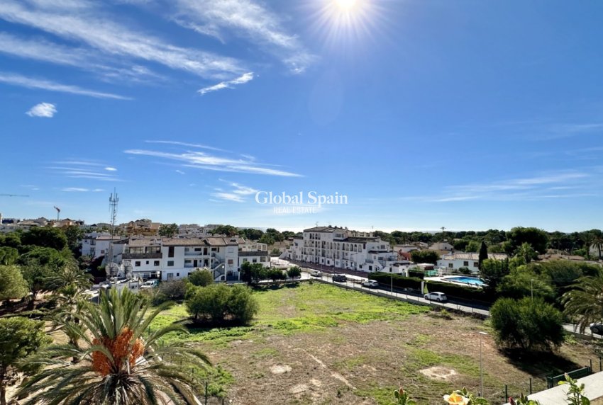 Revente - APPARTEMENT -
ORIHUELA COSTA - Costa Blanca