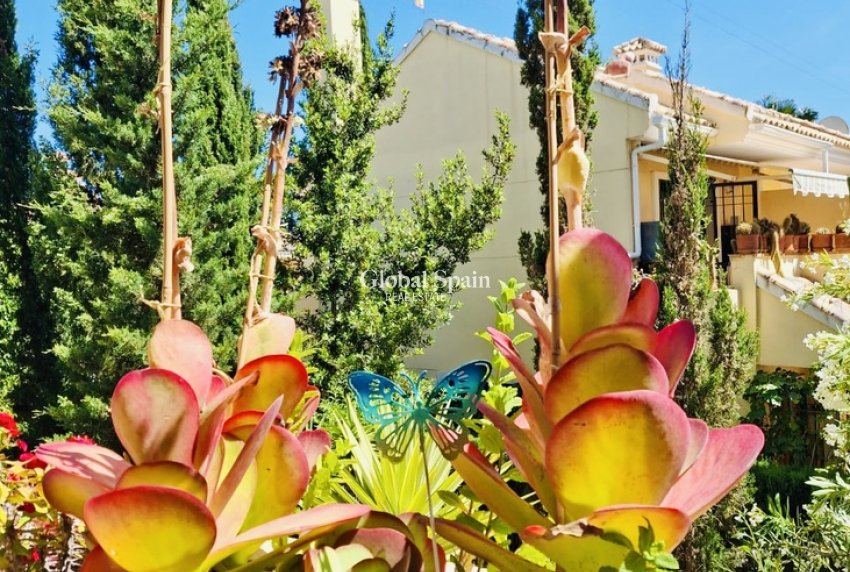 Revente - APPARTEMENT -
ORIHUELA COSTA - Costa Blanca