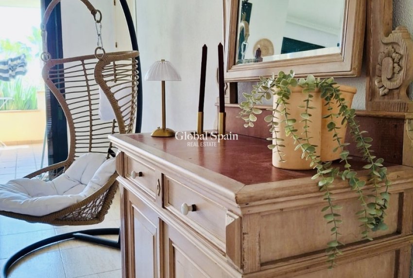 Revente - APPARTEMENT -
ORIHUELA COSTA - Costa Blanca