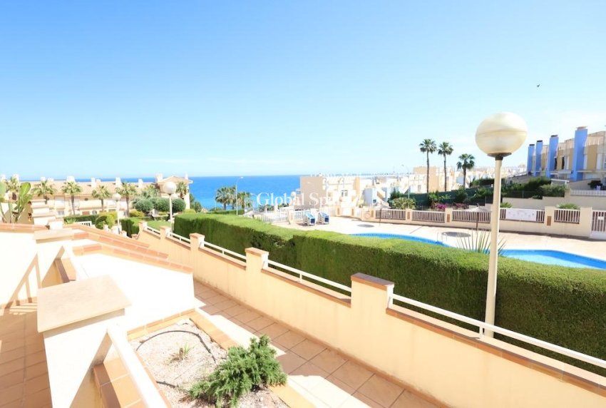 Revente - APPARTEMENT -
ORIHUELA COSTA - Costa Blanca
