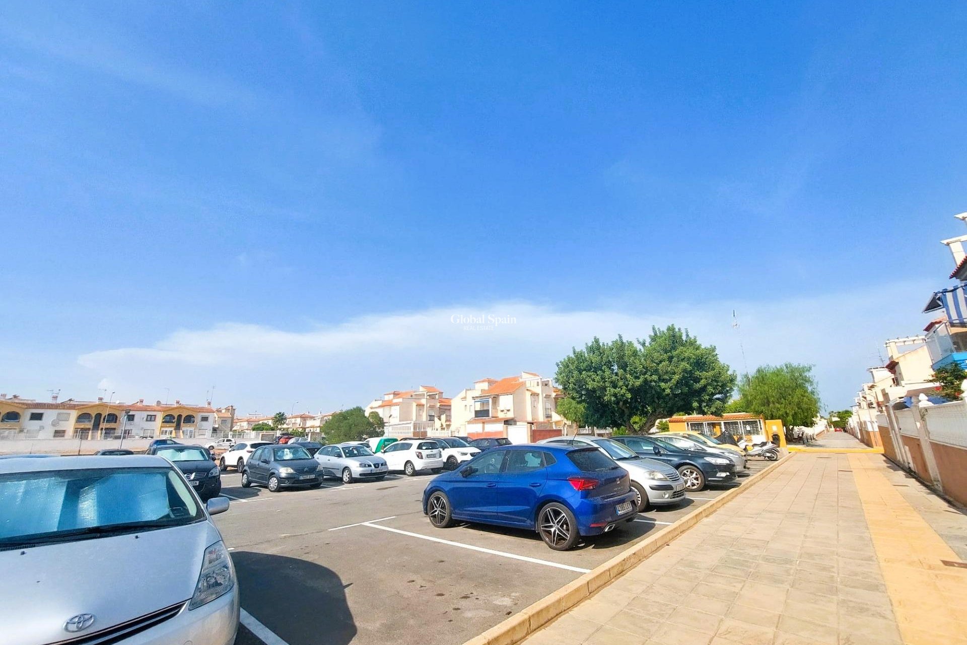 Revente - APPARTEMENT -
ORIHUELA COSTA - Costa Blanca