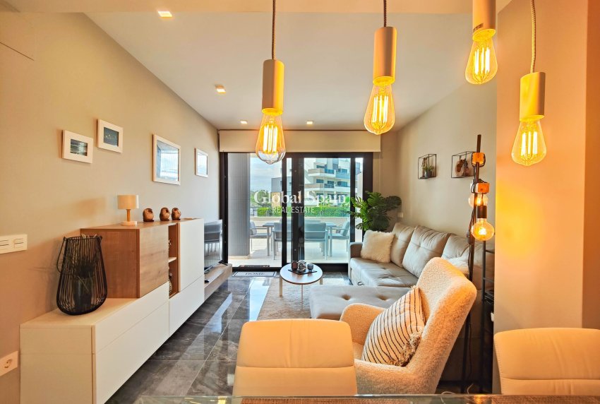 Revente - APPARTEMENT -
ORIHUELA COSTA - Costa Blanca