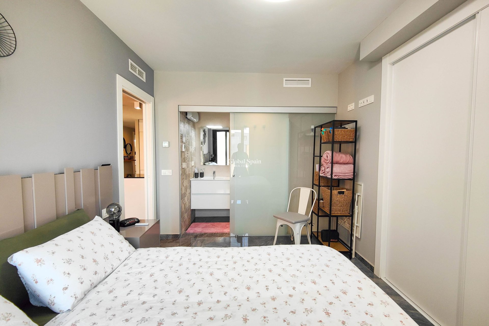 Revente - APPARTEMENT -
ORIHUELA COSTA - Costa Blanca