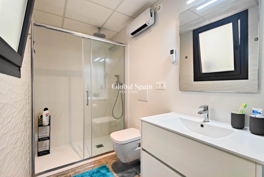 Revente - APPARTEMENT -
ORIHUELA COSTA - Costa Blanca