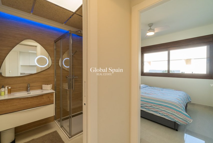 Revente - APPARTEMENT -
ORIHUELA COSTA - Costa Blanca