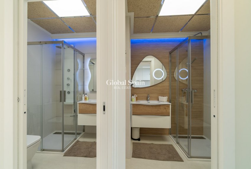 Revente - APPARTEMENT -
ORIHUELA COSTA - Costa Blanca