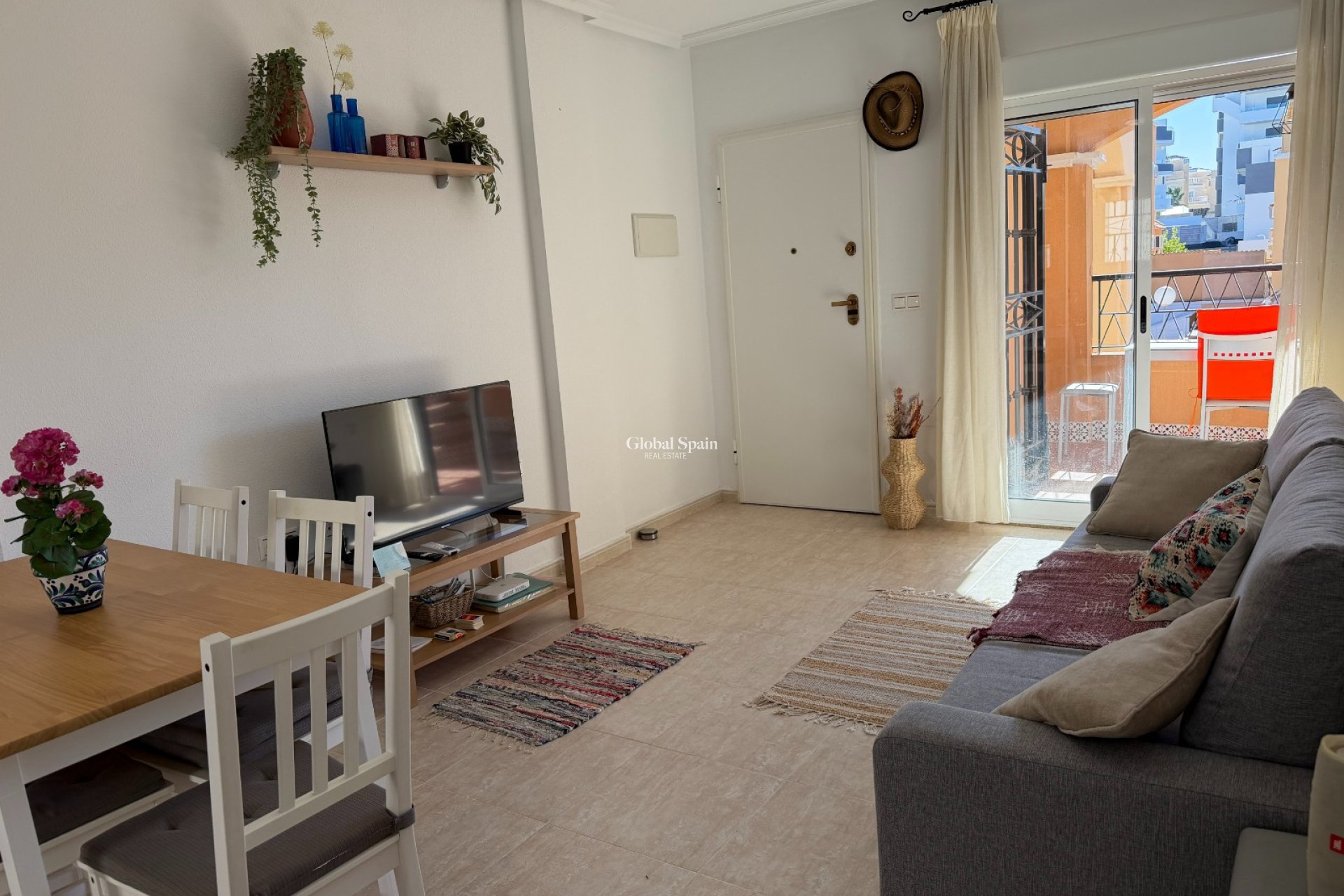 Revente - APPARTEMENT -
ORIHUELA COSTA - Costa Blanca
