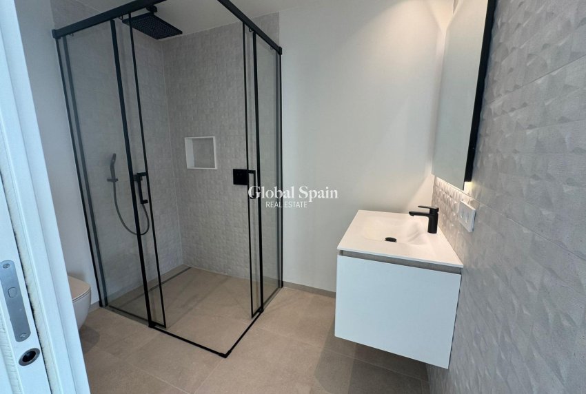 Revente - APPARTEMENT -
ORIHUELA COSTA - Costa Blanca