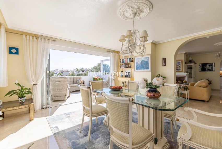 Revente - APPARTEMENT -
ORIHUELA COSTA - Costa Blanca