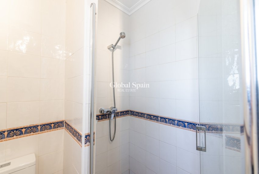 Revente - APPARTEMENT -
ORIHUELA COSTA - Costa Blanca