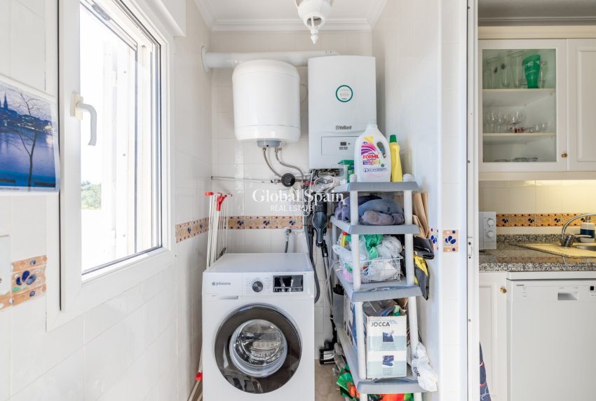 Revente - APPARTEMENT -
ORIHUELA COSTA - Costa Blanca