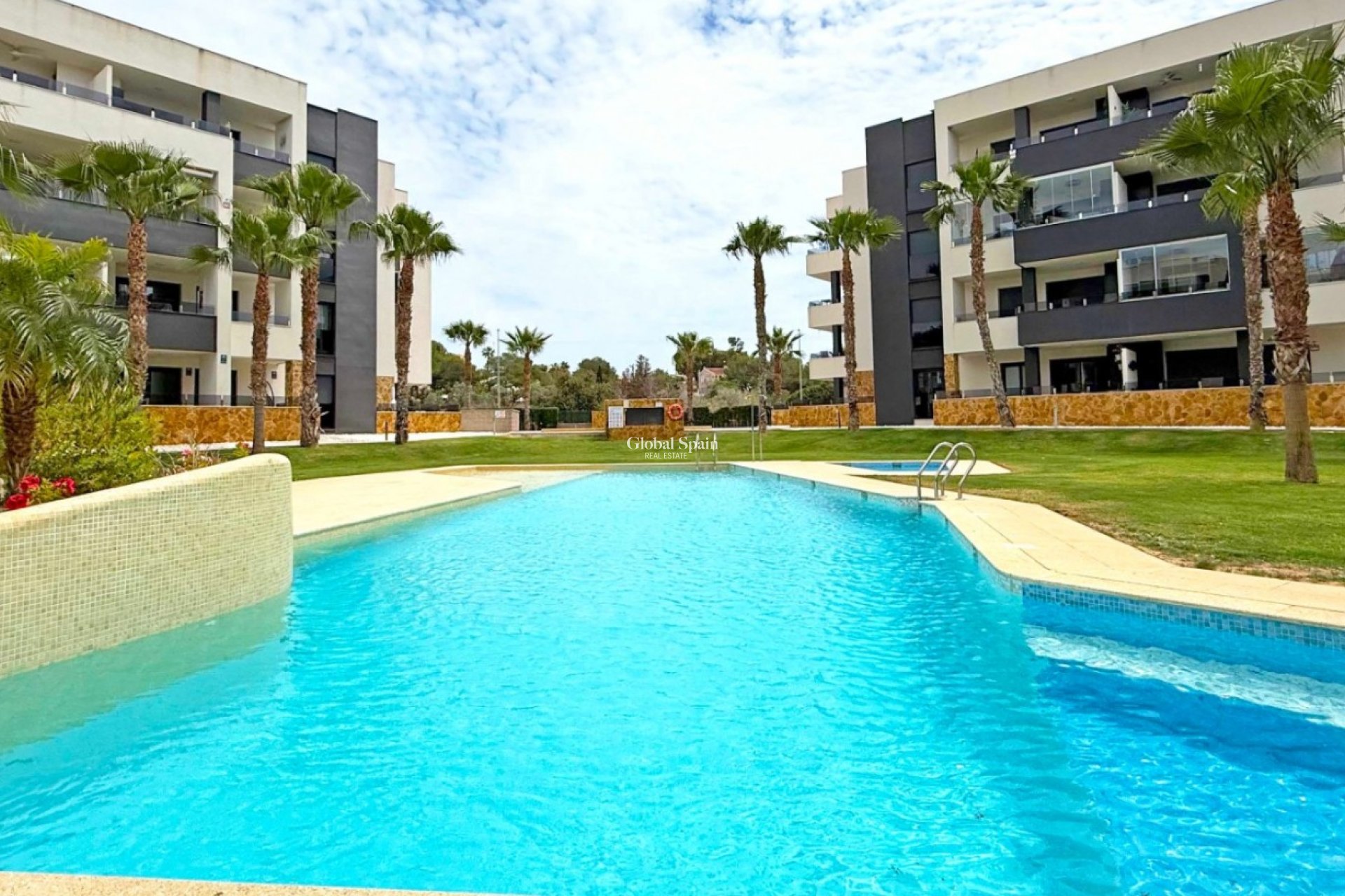 Revente - APPARTEMENT -
ORIHUELA COSTA - Costa Blanca