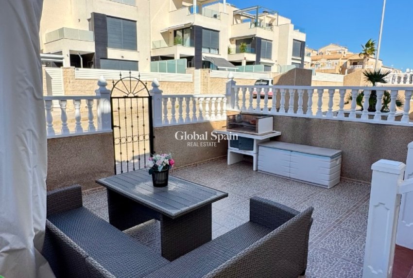 Revente - APPARTEMENT -
ORIHUELA COSTA - Costa Blanca