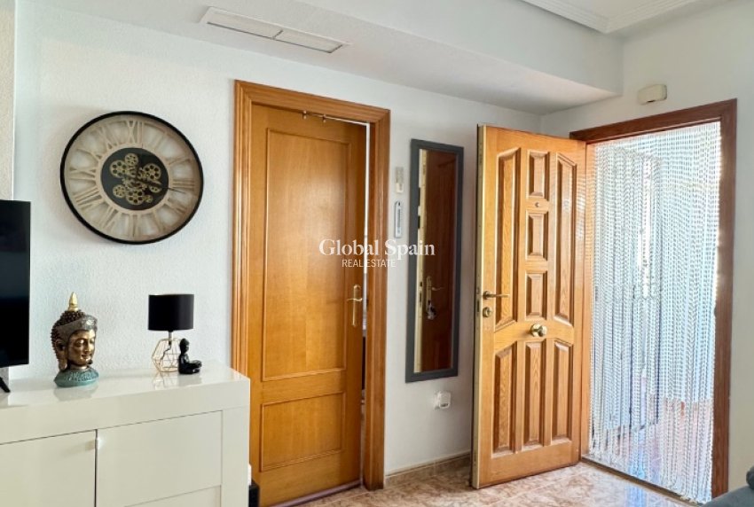 Revente - APPARTEMENT -
ORIHUELA COSTA - Costa Blanca