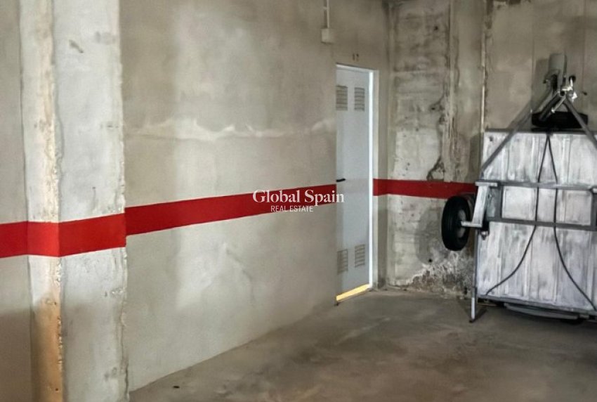 Revente - APPARTEMENT -
ORIHUELA COSTA - Costa Blanca