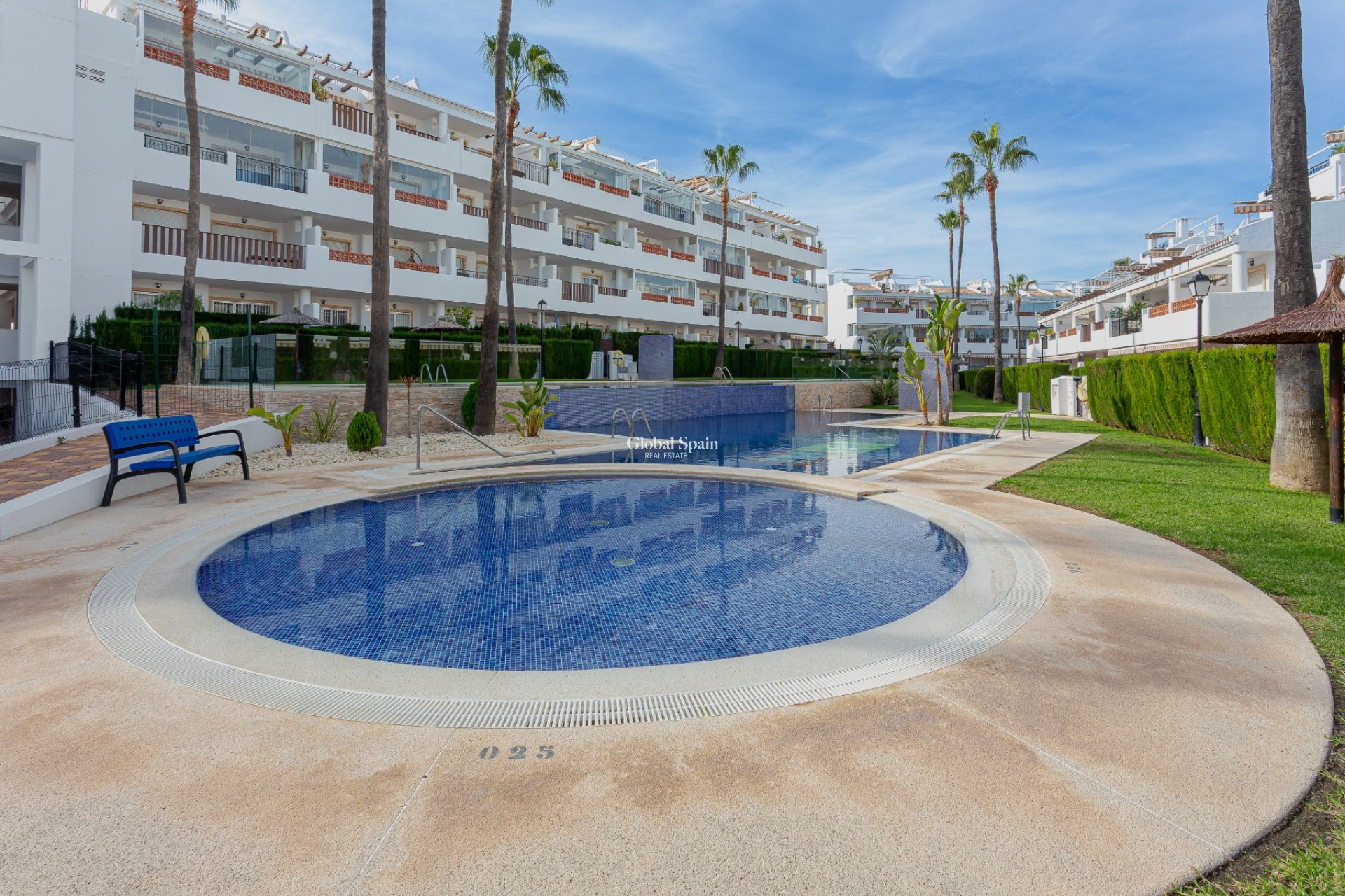 Revente - APPARTEMENT -
ORIHUELA COSTA - Costa Blanca