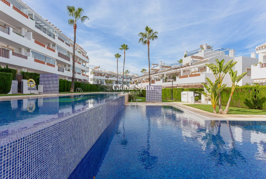 Revente - APPARTEMENT -
ORIHUELA COSTA - Costa Blanca