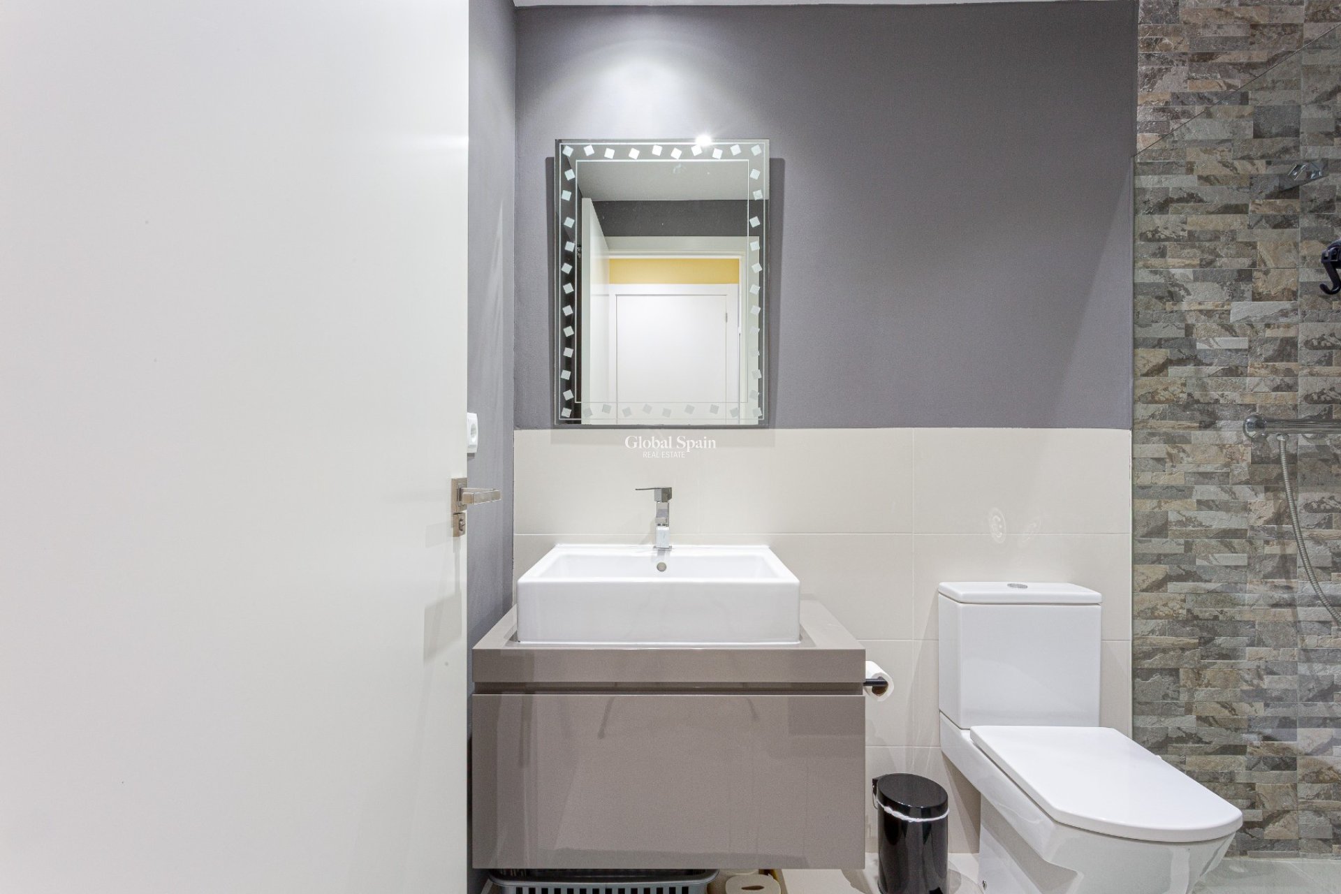 Revente - APPARTEMENT -
ORIHUELA COSTA - Costa Blanca