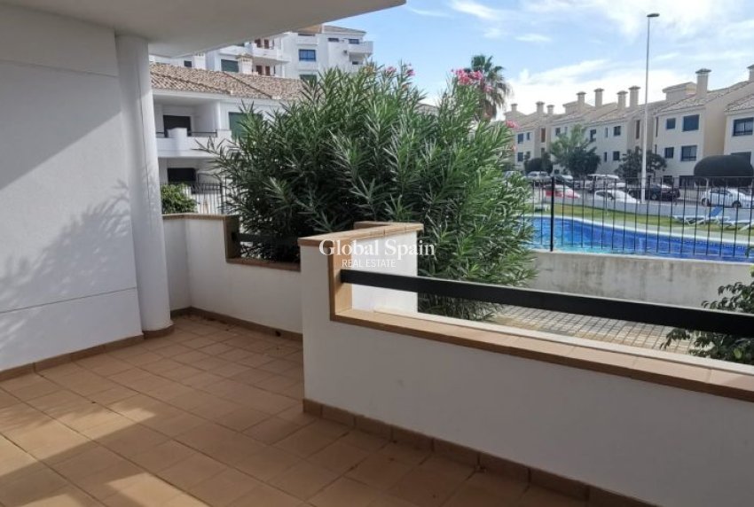 Revente - APPARTEMENT -
ORIHUELA COSTA - Costa Blanca