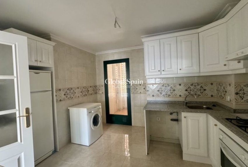 Revente - APPARTEMENT -
ORIHUELA COSTA - Costa Blanca