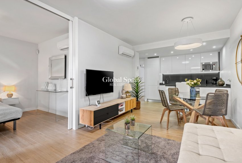 Revente - APPARTEMENT -
ORIHUELA COSTA - Costa Blanca