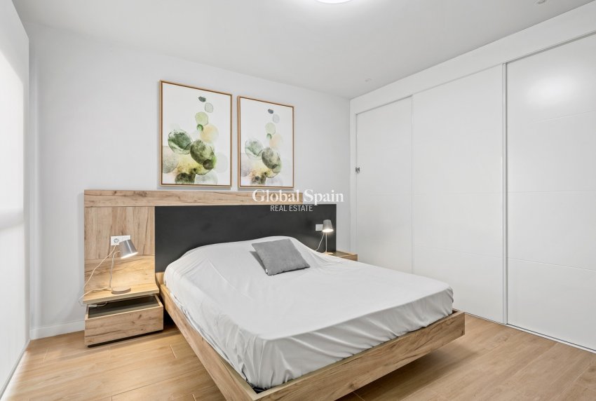 Revente - APPARTEMENT -
ORIHUELA COSTA - Costa Blanca