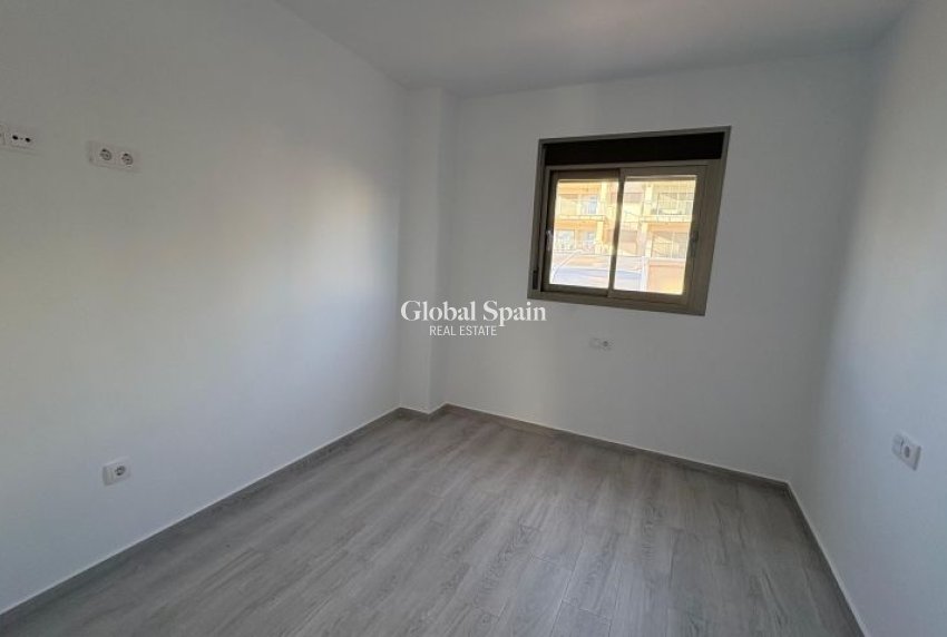 Revente - APPARTEMENT -
ORIHUELA COSTA - Costa Blanca