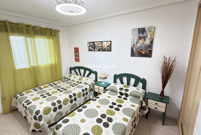 Revente - APPARTEMENT -
ORIHUELA COSTA - Costa Blanca