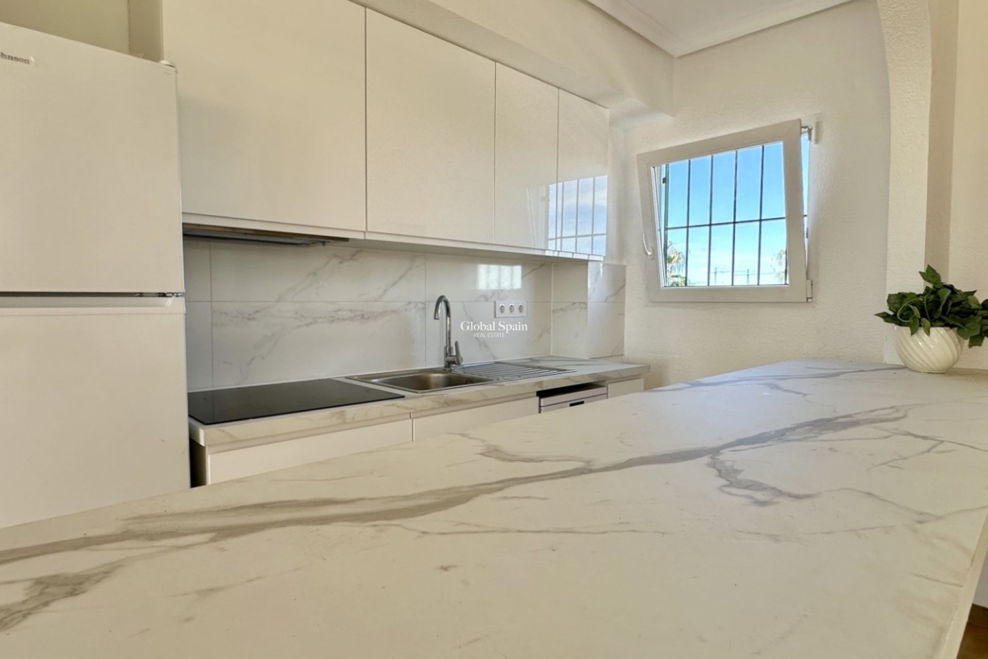 Revente - APPARTEMENT -
ORIHUELA COSTA - Costa Blanca