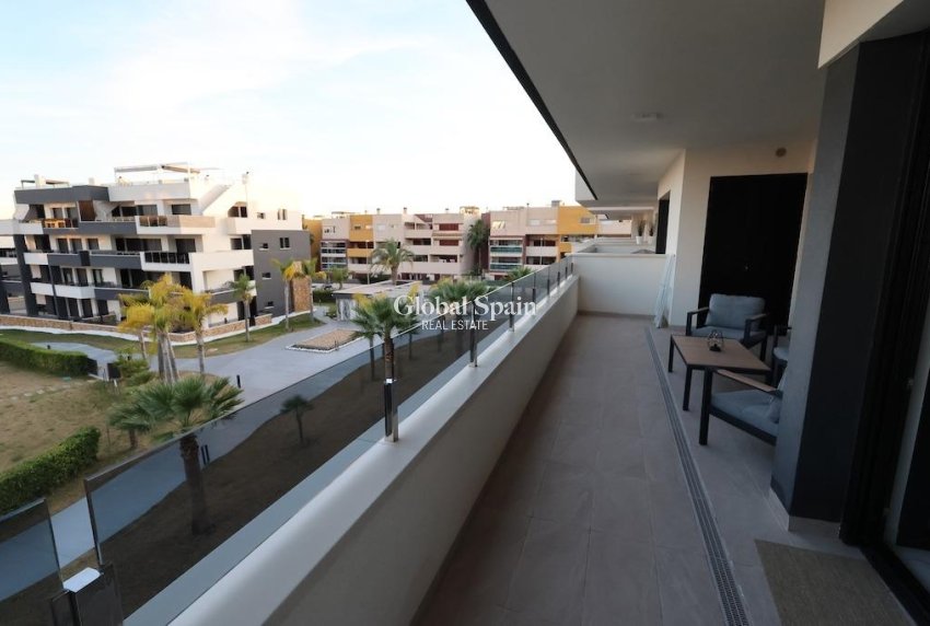 Revente - APPARTEMENT -
ORIHUELA COSTA - Costa Blanca