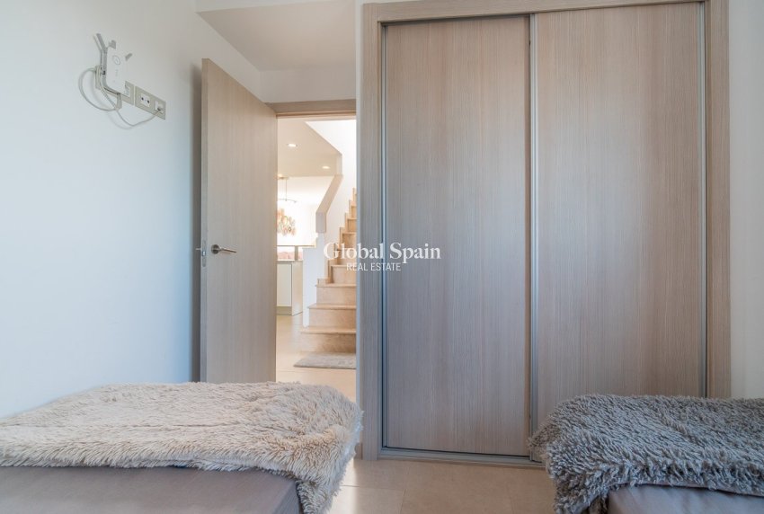 Revente - APPARTEMENT -
ORIHUELA COSTA - Costa Blanca