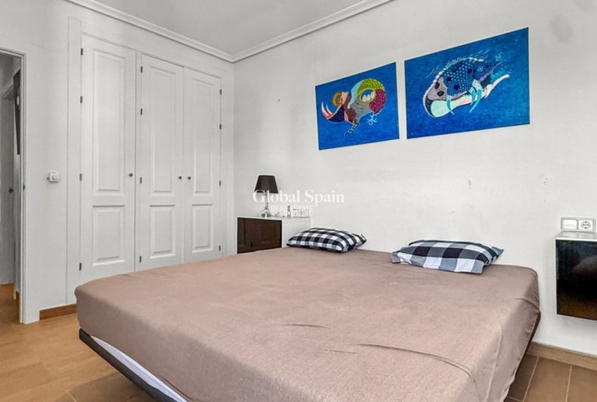 Revente - APPARTEMENT -
ORIHUELA COSTA - Costa Blanca