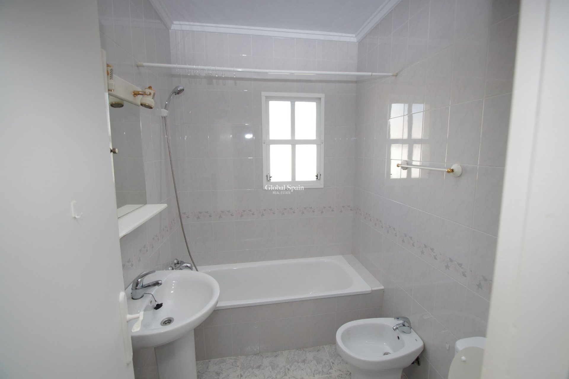 Revente - APPARTEMENT -
ORIHUELA COSTA - Costa Blanca