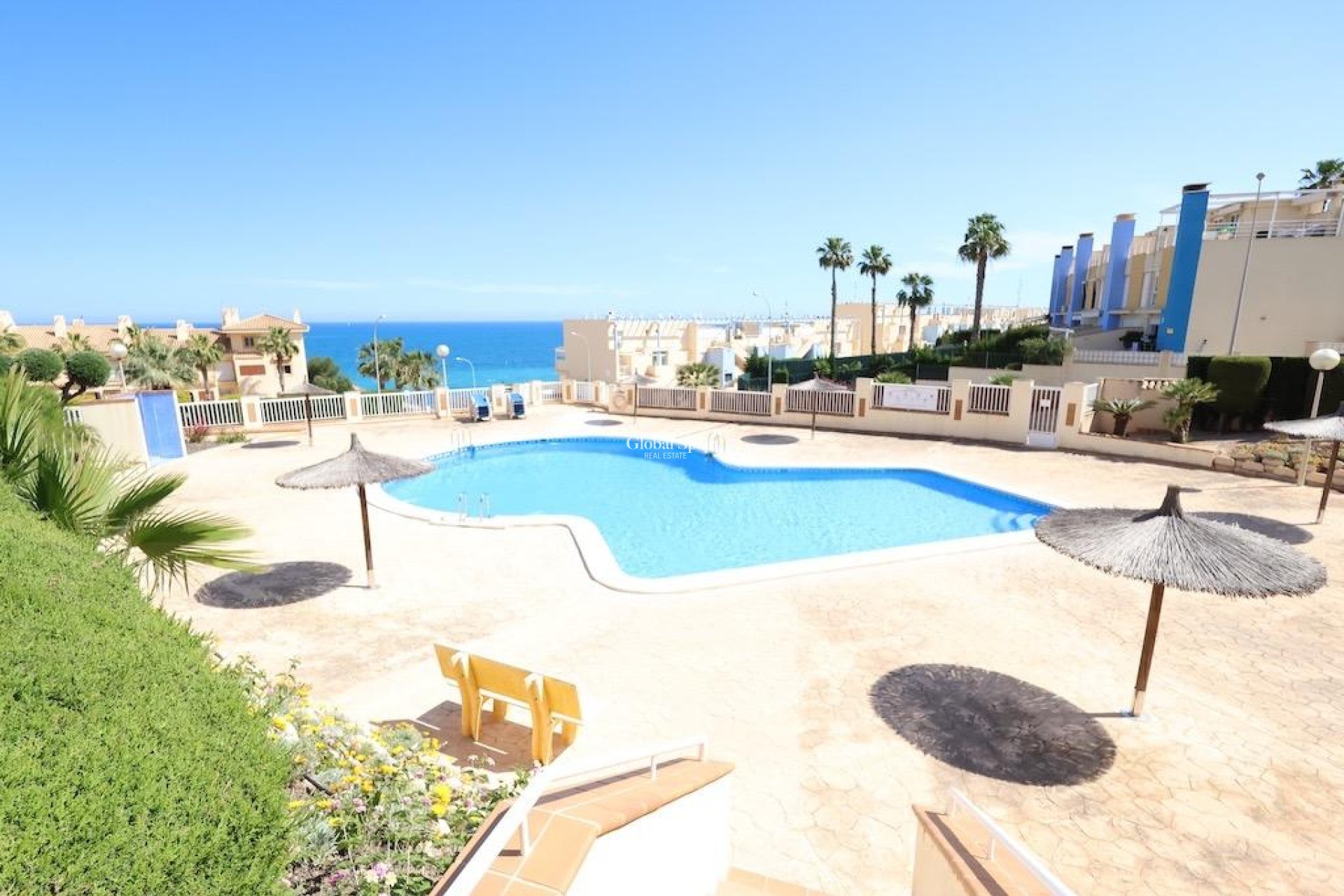 Revente - APPARTEMENT -
ORIHUELA COSTA - Costa Blanca