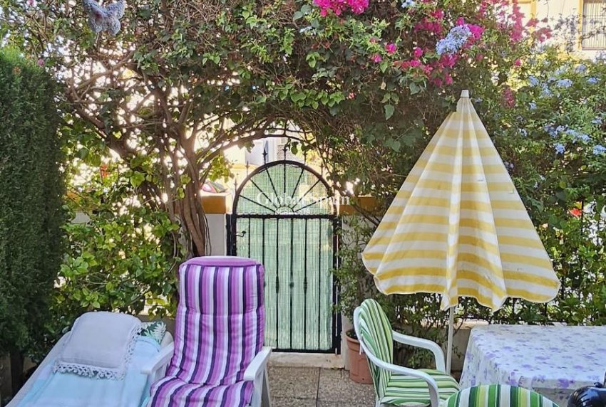 Revente - APPARTEMENT -
ORIHUELA COSTA - Costa Blanca